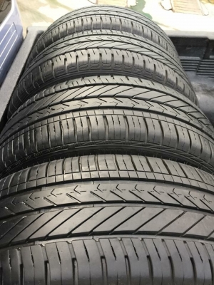 ยาง Goodyear 215 60 16 ปลายปี17 ดอกเต็ม ไม่มีปะ เนื้อนิ่มๆ ใช้ยาว ราคาไม่แพง