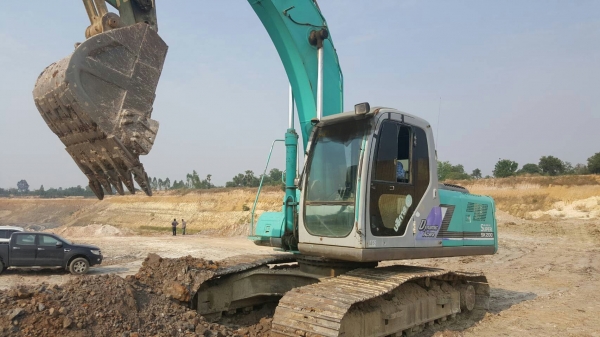 ขายด่วน KOBELCO SK200 MART SIX YN10 สภาพพร้อมใช้งาน เครื่องปั้มดี ไฟฟ้าสมบูรณ์ โซ่ช่วงล่างสวย รถพร้อมใช้งาน เอกสารใบแจ้งจำหน่าย สนใจสอบถาม 093 0764943. คุณ ตั้ม