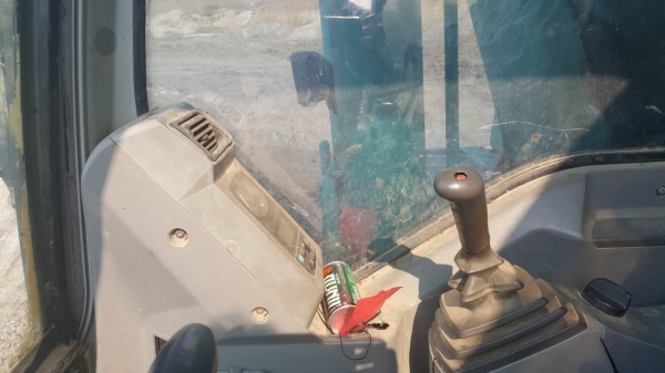 ขายด่วน KOBELCO SK200 MART SIX YN10 สภาพพร้อมใช้งาน เครื่องปั้มดี ไฟฟ้าสมบูรณ์ โซ่ช่วงล่างสวย รถพร้อมใช้งาน เอกสารใบแจ้งจำหน่าย สนใจสอบถาม 093 0764943. คุณ ตั้ม