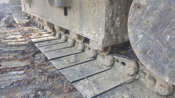 ขายด่วน KOBELCO SK200 MART SIX YN10 สภาพพร้อมใช้งาน เครื่องปั้มดี ไฟฟ้าสมบูรณ์ โซ่ช่วงล่างสวย รถพร้อมใช้งาน เอกสารใบแจ้งจำหน่าย สนใจสอบถาม 093 0764943. คุณ ตั้ม