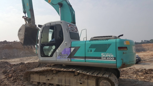 ขายด่วน KOBELCO SK200 MART SIX YN10 สภาพพร้อมใช้งาน เครื่องปั้มดี ไฟฟ้าสมบูรณ์ โซ่ช่วงล่างสวย รถพร้อมใช้งาน เอกสารใบแจ้งจำหน่าย สนใจสอบถาม 093 0764943. คุณ ตั้ม