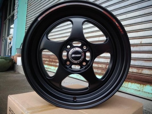 แม็กใหม่ลายสปูน สีดำขอบ 15 กว้าง 7 ราคา 7500 พร้อมยาง 11700 บาท