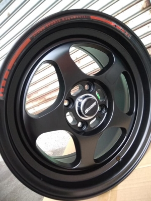 แม็กใหม่ลายสปูน สีดำขอบ 15 กว้าง 7 ราคา 7500 พร้อมยาง 11700 บาท