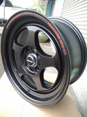 แม็กใหม่ลายสปูน สีดำขอบ 15 กว้าง 7 ราคา 7500 พร้อมยาง 11700 บาท