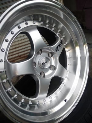 แม็กใหม่ s1 ขอบ 18 ใส่รถ 5 รู 114 ราคา 13500 บาท พร้อมยางใหม่ 19900 บาท