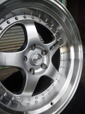 แม็กใหม่ s1 ขอบ 18 ใส่รถ 5 รู 114 ราคา 13500 บาท พร้อมยางใหม่ 19900 บาท