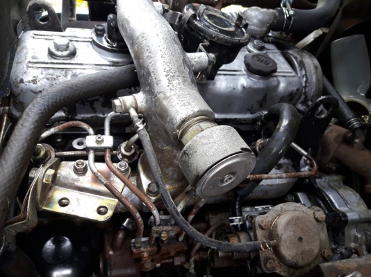 ขายรถยก KOMATSU FD20-11 เครื่องดีเซล 4FE1  เสาสูง 3 เมตร ยกได้ 2 ตัน เกียร์ธรรมดา รถนอกนำเข้า มีเอกสารการนำเข้า ติดต่อ 098-7962549