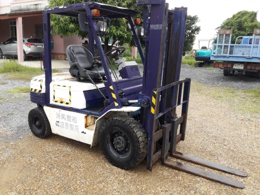 ขายรถยก KOMATSU FD20-11 เครื่องดีเซล 4FE1  เสาสูง 3 เมตร ยกได้ 2 ตัน เกียร์ธรรมดา รถนอกนำเข้า มีเอกสารการนำเข้า ติดต่อ 098-7962549