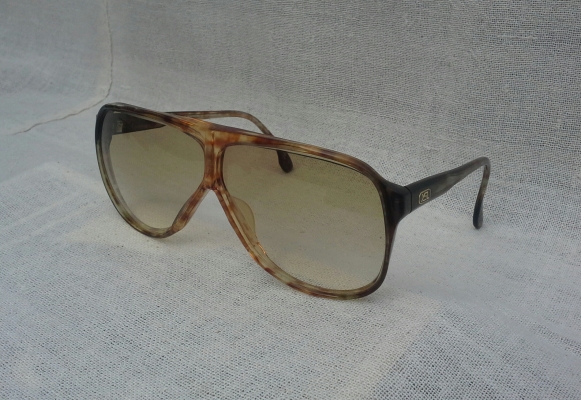 แว่นตาที่สุดแห่งที่สุดของแบรนด์เนมฝรั่งเศส ยุค '90s ด้วยราคาเร้าใจที่สุด ! Vintage YVES SAINT L แว่นตาที่สุดแห่งที่สุดของแบรนด์เนมฝรั่งเศส ยุค '90s ด้วยราคาเร้าใจที่สุด ! Vintage YVES SAINT L