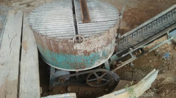 เครื่องอัดอิฐบล็อก