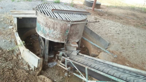 เครื่องอัดอิฐบล็อก