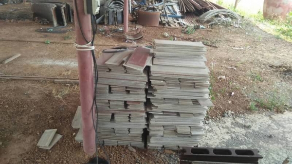 เครื่องอัดอิฐบล็อก