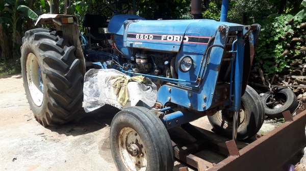 ขายด่วน แทรกเตอร์FORD นิวฮอนแลน6600เสื้อสายสวยๆบ้านๆอุปกรณ์ดันหน้าหางเจ็ดCMT