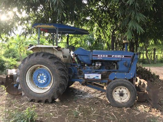 ขายด่วน แทรกเตอร์FORD นิวฮอนแลน6600เสื้อสายสวยๆบ้านๆอุปกรณ์ดันหน้าหางเจ็ดCMT