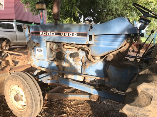 ขายด่วน แทรกเตอร์FORD นิวฮอนแลน6600เสื้อสายสวยๆบ้านๆอุปกรณ์ดันหน้าหางเจ็ดCMT