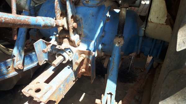 ขายด่วน แทรกเตอร์FORD นิวฮอนแลน6600เสื้อสายสวยๆบ้านๆอุปกรณ์ดันหน้าหางเจ็ดCMT