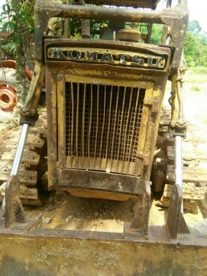 ขายรถแทรคเตอร์ KOMATSU D50A-15 ห้องเลี้ยวน้ำมัน ราคา 230000