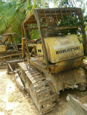 ขายรถแทรคเตอร์ KOMATSU D50A-15 ห้องเลี้ยวน้ำมัน ราคา 230000