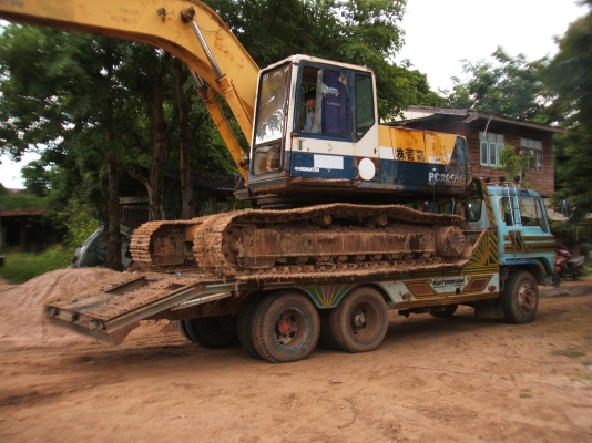 ขายแยกชิ้นส่วนรถแบคโฮ PC 200-5 โคมัตสุ ต้องการชิ้นไหนแบ่งขายทันที ยกคันราคา 450,000 บาท ต่อรองได้