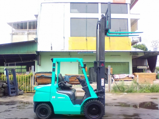 Mitsubishi รุ่นใหม่ล่าสุด ขนาด3ตัน เสาสูง3เมตร อุปกรณ์ไซค์ซิฟ เกียร์ออร์โต้ เครื่องยนต์ดีเซลS4S ยางตันใหม่4เส้น