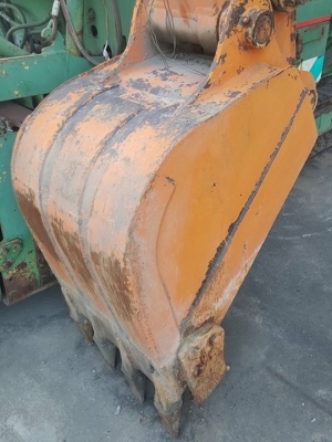 Hitachi EX120-2 รถเก่าญี่ปุ่น ใส่บูมยาว ใบแทรกยาว70cm สนใจติดต่อ0813553478(คุณโย)