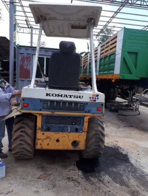 ขาย 285,000 รถตักล้อยางเอวอ่อน KOMATSU wa 30-2 เครื่องดี เกียร์แรง เอวแน่น ยางดี รถพร้อมใช้ รถอยู่ สระบุรี 090-772-3710 090-772-3708
