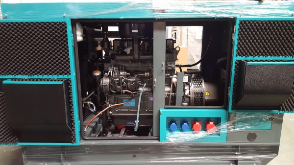 เครื่องปั่นไฟนำเข้า รุ่น ASHITA AG3-40SBG 30KVA เครื่องปั่นไฟนำเข้า รุ่น ASHITA AG3-40SBG 30KVA