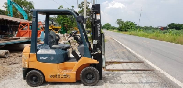 ขายด่วนรถยกTOYOTA7FG15ยก1.5ตันเสาสูง3เมตรยางตันใหม่4เส้นรถนอกนำเข้ายังไม่เคยใช้งานในเมืองไทยเลย