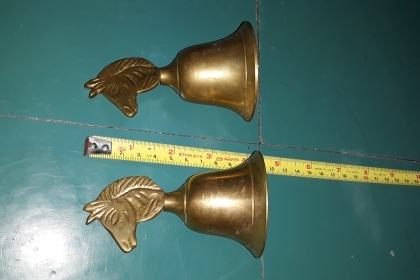 ขายกระดิ่งทองเหลืองหัวม้างานเก่านอก อันละ450บาท