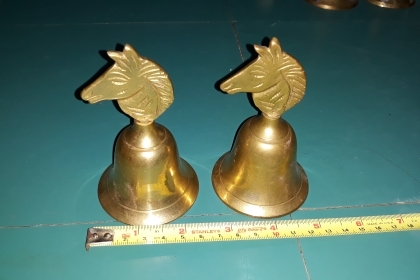 ขายกระดิ่งทองเหลืองหัวม้างานเก่านอก อันละ450บาท