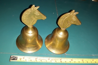 ขายกระดิ่งทองเหลืองหัวม้างานเก่านอก อันละ450บาท