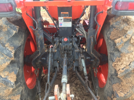 ขายรถไถ คูโบต้า KUBOTA L4508-45 DT ราคา 235000 บาท รถปี 54  มีภาพวีดีโอ รถสภาพสวยพร้อมใช้งานเดิมๆ อุปกรณ์ มีผานดันหน้า ผานหลัง เอกสารทะเบียนชุดโอนพร้อม รถอยู่ที่ อ.สตึก จ.บุรีรัมย์ โทร 089-8451778 081-9972972