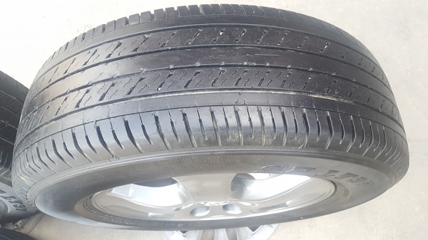 ขายล้อTOYOTA VIGO 16 ยางปี15  4 ล้อ