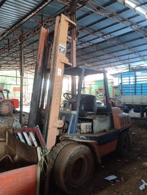 ขายรถยก TOYOTA ขนาด 3.5 ตัน พร้อมใช้