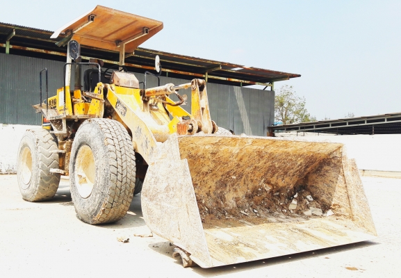 รถตักล้อยางเอวอ่อน KOMATSU WA100-1 รุ่นสุดยอดนิยม (รถใช้งานในโรงงานไม่ใช่รถลานมันนะครับ)