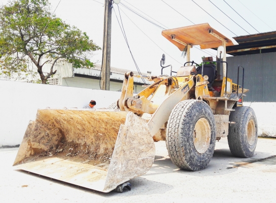 รถตักล้อยางเอวอ่อน KOMATSU WA100-1 รุ่นสุดยอดนิยม (รถใช้งานในโรงงานไม่ใช่รถลานมันนะครับ)