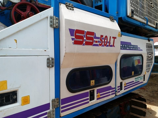 ขายรถเกี่ยวข้าวศักดิ์พัฒนาSS501 ปี52เครื่องอีซูซู230เทอร์โบว์ ช่วงล่าง10 ช่วงล่างดี