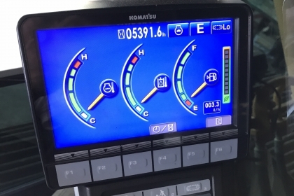 ขาย!! >>> Komatsu Pc200 รุ่น 8MO ไมล์ 5,400 ชม.(PM.7,000) <<< เบอร์ติดต่อ 098-7155789 086-4631102