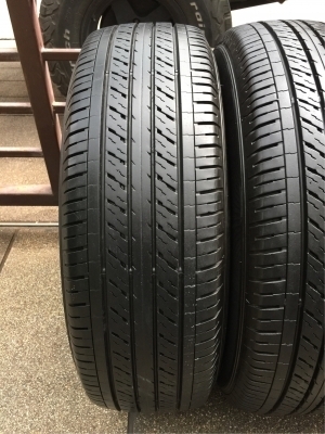 ยาง Dunlop 215 65 16 ปี17 ดอกเต็ม ใช้ยาว ราคาไม่แพง