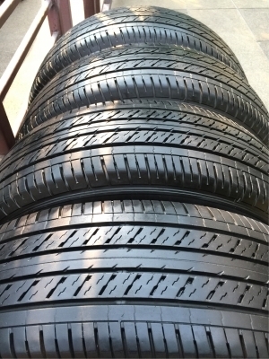 ยาง Dunlop 215 65 16 ปี17 ดอกเต็ม ใช้ยาว ราคาไม่แพง