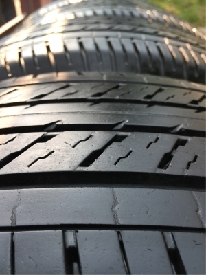 ยาง Dunlop 215 65 16 ปี17 ดอกเต็ม ใช้ยาว ราคาไม่แพง