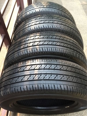 ยาง Dunlop 215 65 16 ปี17 ดอกเต็ม ใช้ยาว ราคาไม่แพง