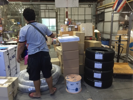 ยาง Dunlop 215 65 16 ปี17 ดอกเต็ม ใช้ยาว ราคาไม่แพง