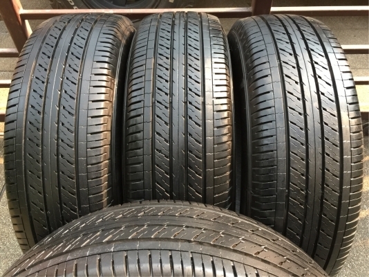 ยาง Dunlop 215 65 16 ปี17 ดอกเต็ม ใช้ยาว ราคาไม่แพง