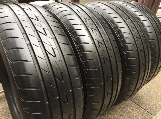 ยาง Bridgestone 215 60 16 สิ้นปี16 ดอกเต็ม เนื้อนิ่มๆ ใช้ยาว ราคาไม่แพง ยาง Bridgestone 215 60 16 สิ้นปี16 ดอกเต็ม เนื้อนิ่มๆ ใช้ยาว ราคาไม่แพง