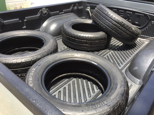 ยาง Bridgestone 215 60 16 สิ้นปี16 ดอกเต็ม เนื้อนิ่มๆ ใช้ยาว ราคาไม่แพง