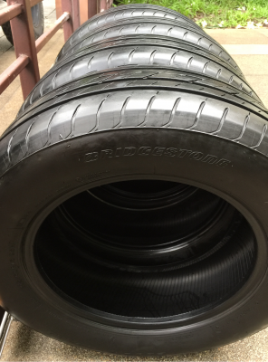 ยาง Bridgestone 215 60 16 สิ้นปี16 ดอกเต็ม เนื้อนิ่มๆ ใช้ยาว ราคาไม่แพง