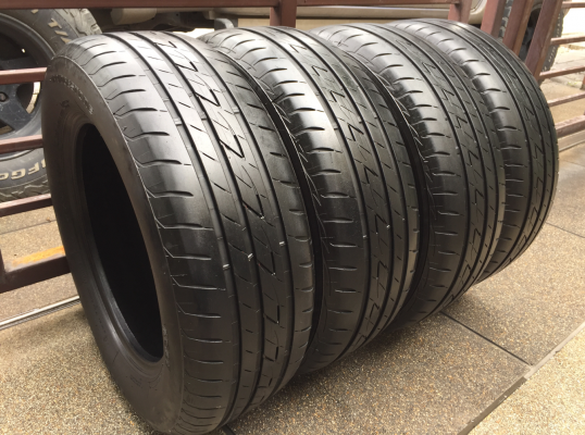 ยาง Bridgestone 215 60 16 สิ้นปี16 ดอกเต็ม เนื้อนิ่มๆ ใช้ยาว ราคาไม่แพง