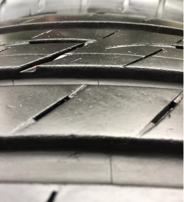 ยาง Bridgestone 215 60 16 สิ้นปี16 ดอกเต็ม เนื้อนิ่มๆ ใช้ยาว ราคาไม่แพง