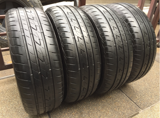ยาง Bridgestone 215 60 16 สิ้นปี16 ดอกเต็ม เนื้อนิ่มๆ ใช้ยาว ราคาไม่แพง ยาง Bridgestone 215 60 16 สิ้นปี16 ดอกเต็ม เนื้อนิ่มๆ ใช้ยาว ราคาไม่แพง